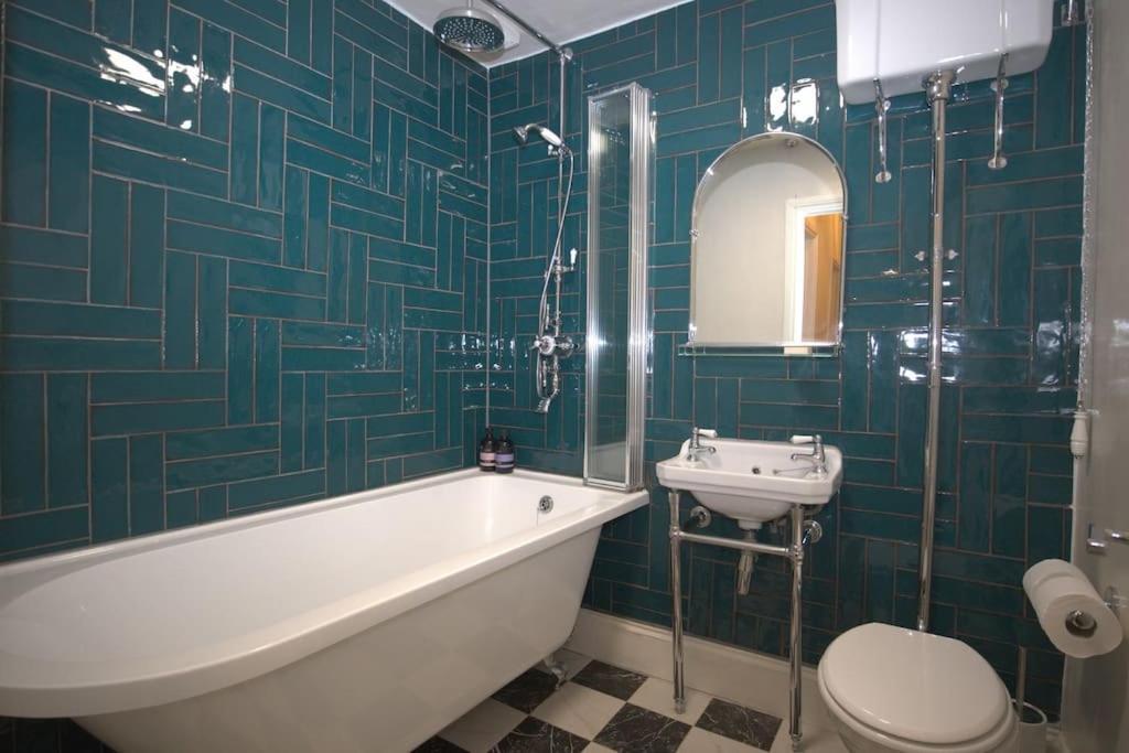 Seagulls Nest- Stylish 1 Bed Seafront Apartment 哈斯丁 外观 照片